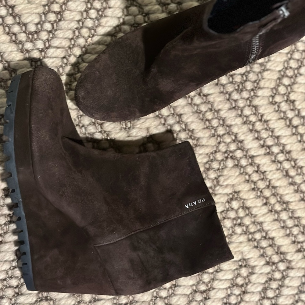 Aunthentic PRADA brown suede booties. Size 40.